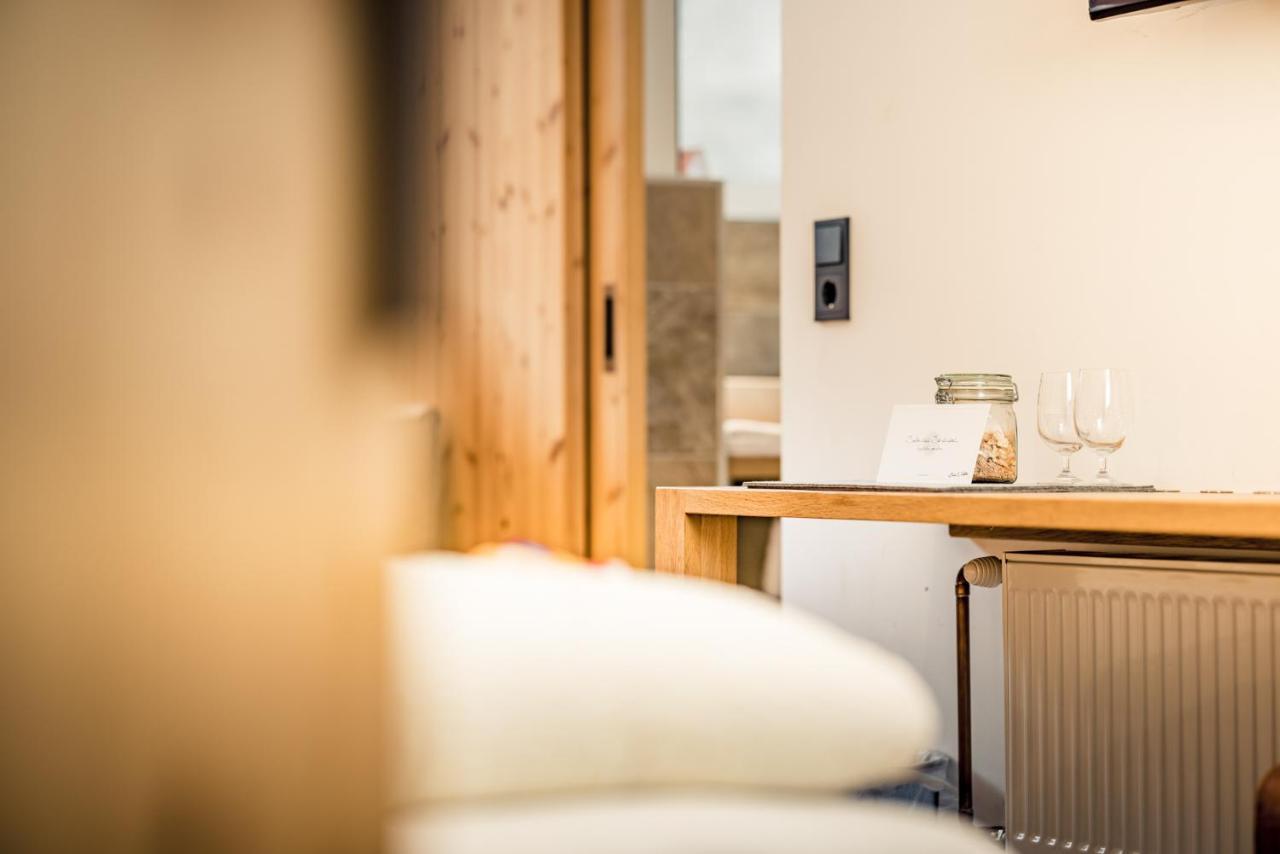 Hotel Pension Der Steinbock - Das 300 Jahre Alte Bauernhaus - Tirol Sankt Anton am Arlberg Esterno foto